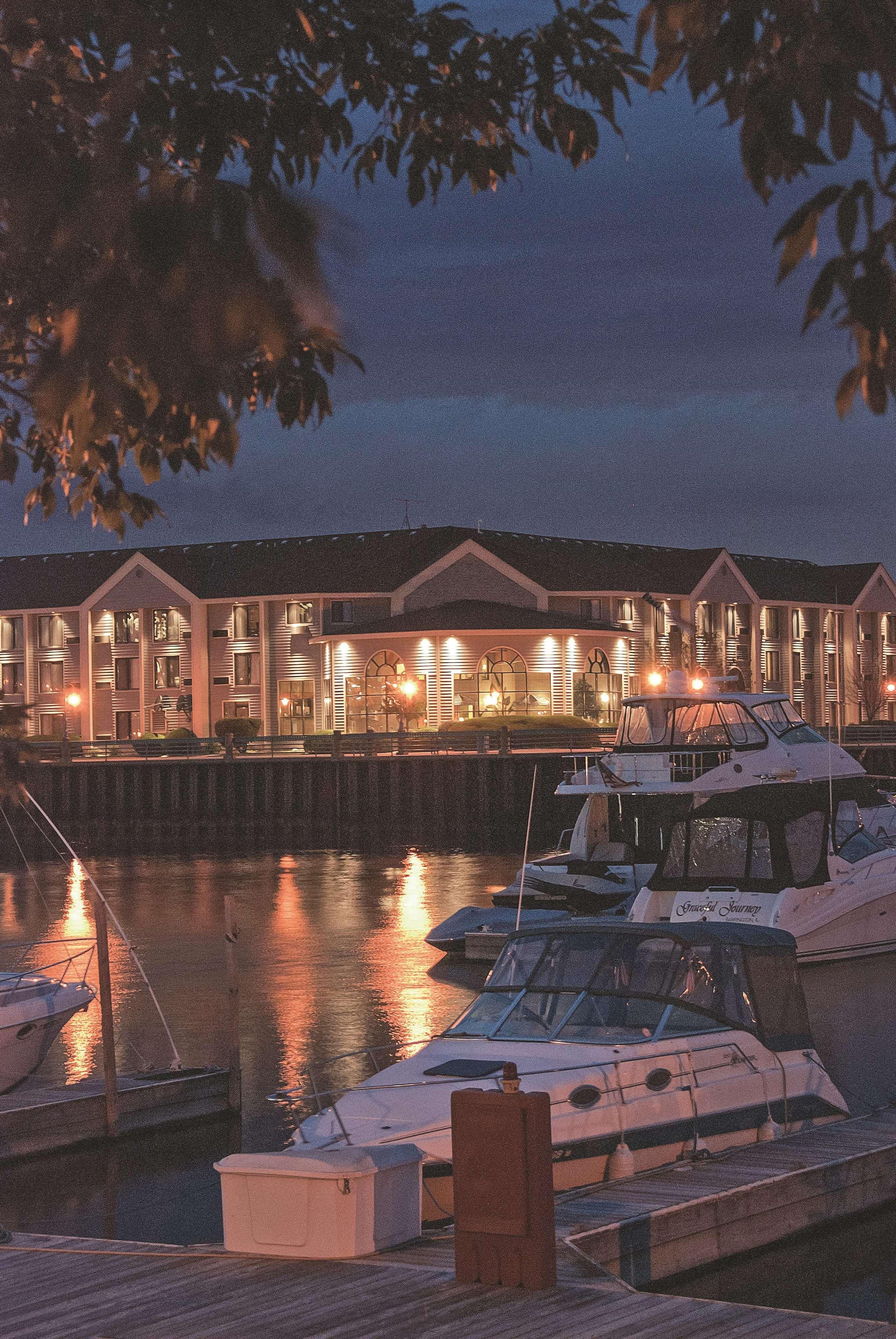 Doubletree By Hilton Racine Harbourwalk Hotell Eksteriør bilde